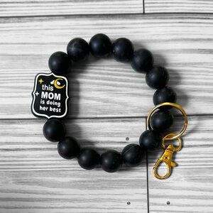 This Mom is Doing Her Best Silicone Wristlet